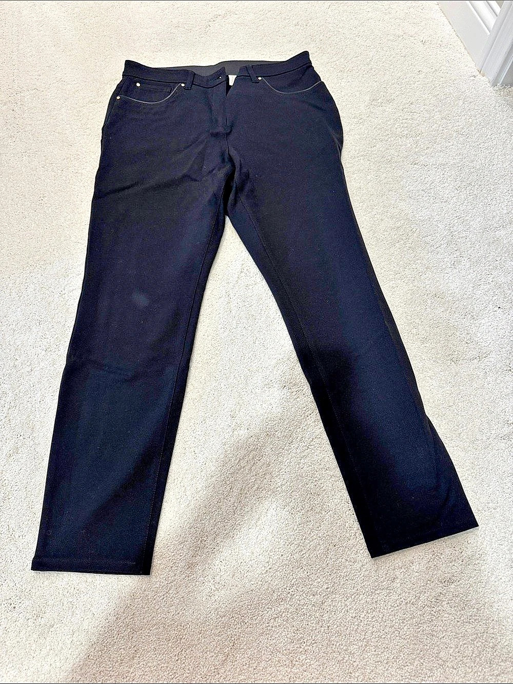 Calvin Klein So Slimming by Chicos Black Slimming Pants Size 1.5 Short